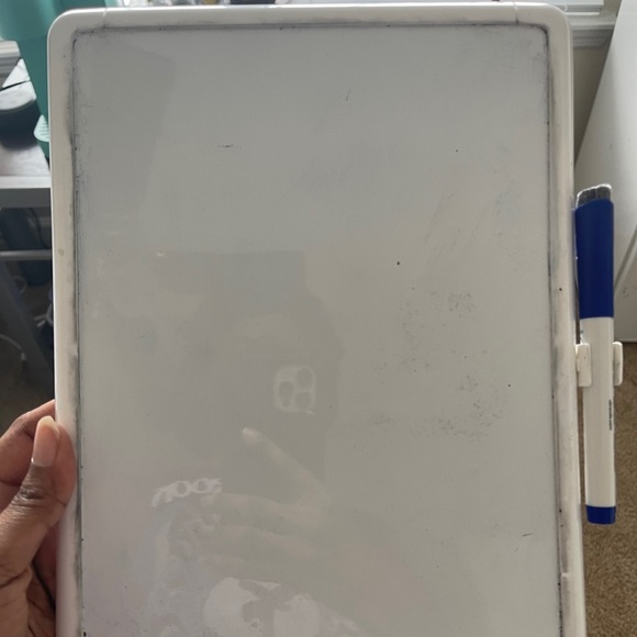 Dry erase board - Picture 8 of 9